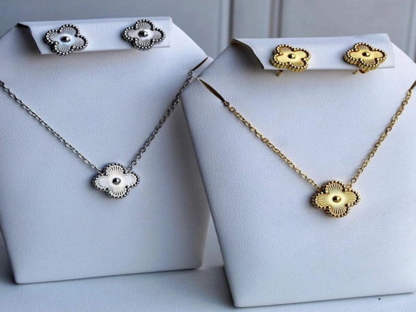 SET DE ACCESORIOS DE TRÉBOL