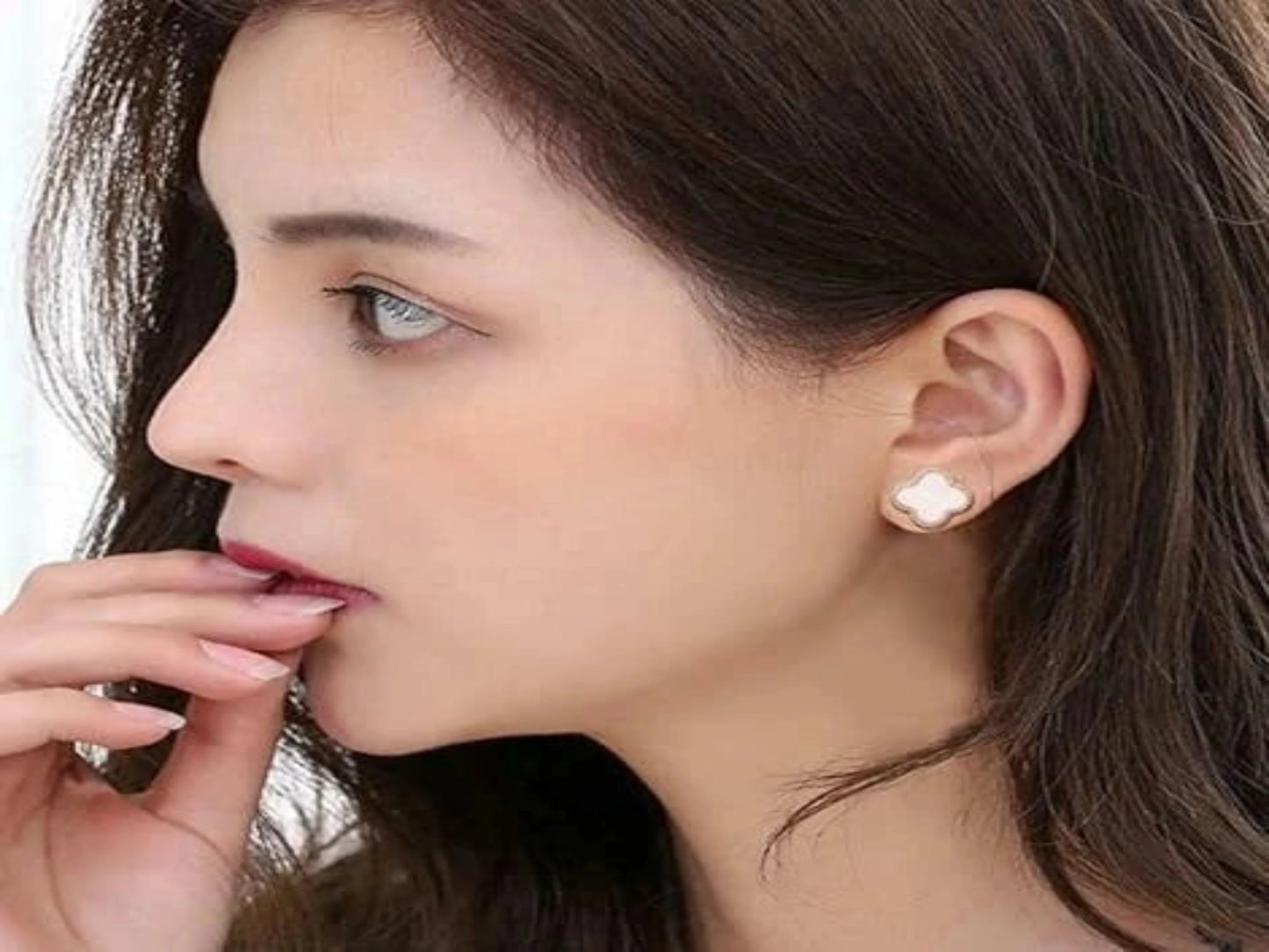 ARETES DE TRÉBOL