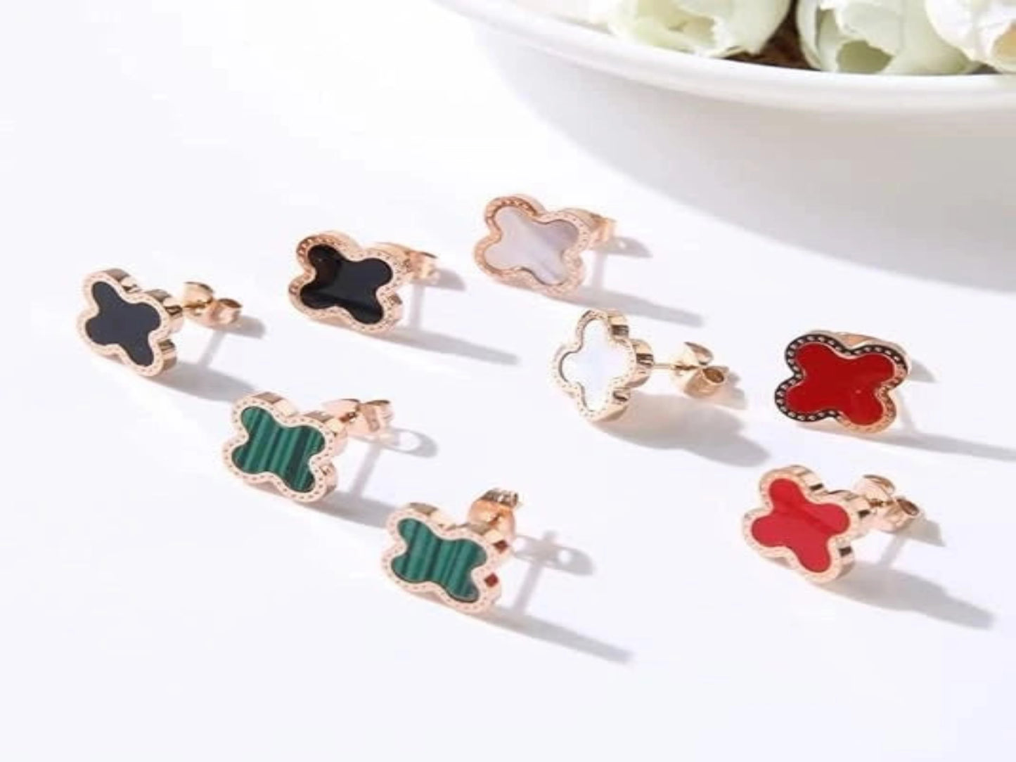 ARETES DE TRÉBOL
