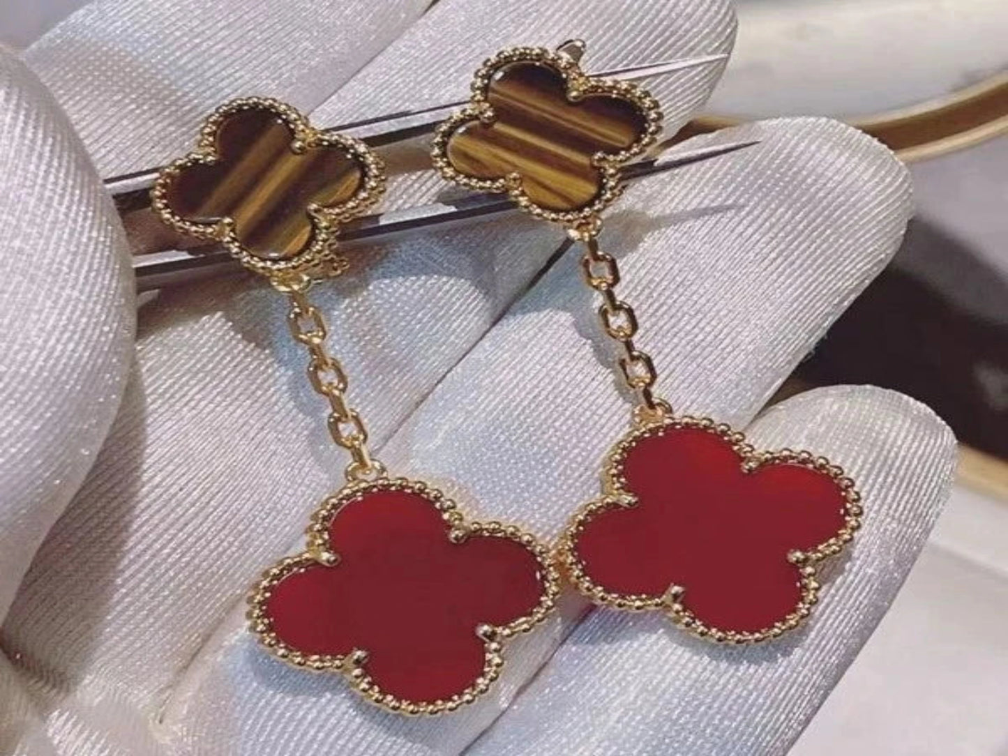 ARETES COLGANTES DE TRÉBOL