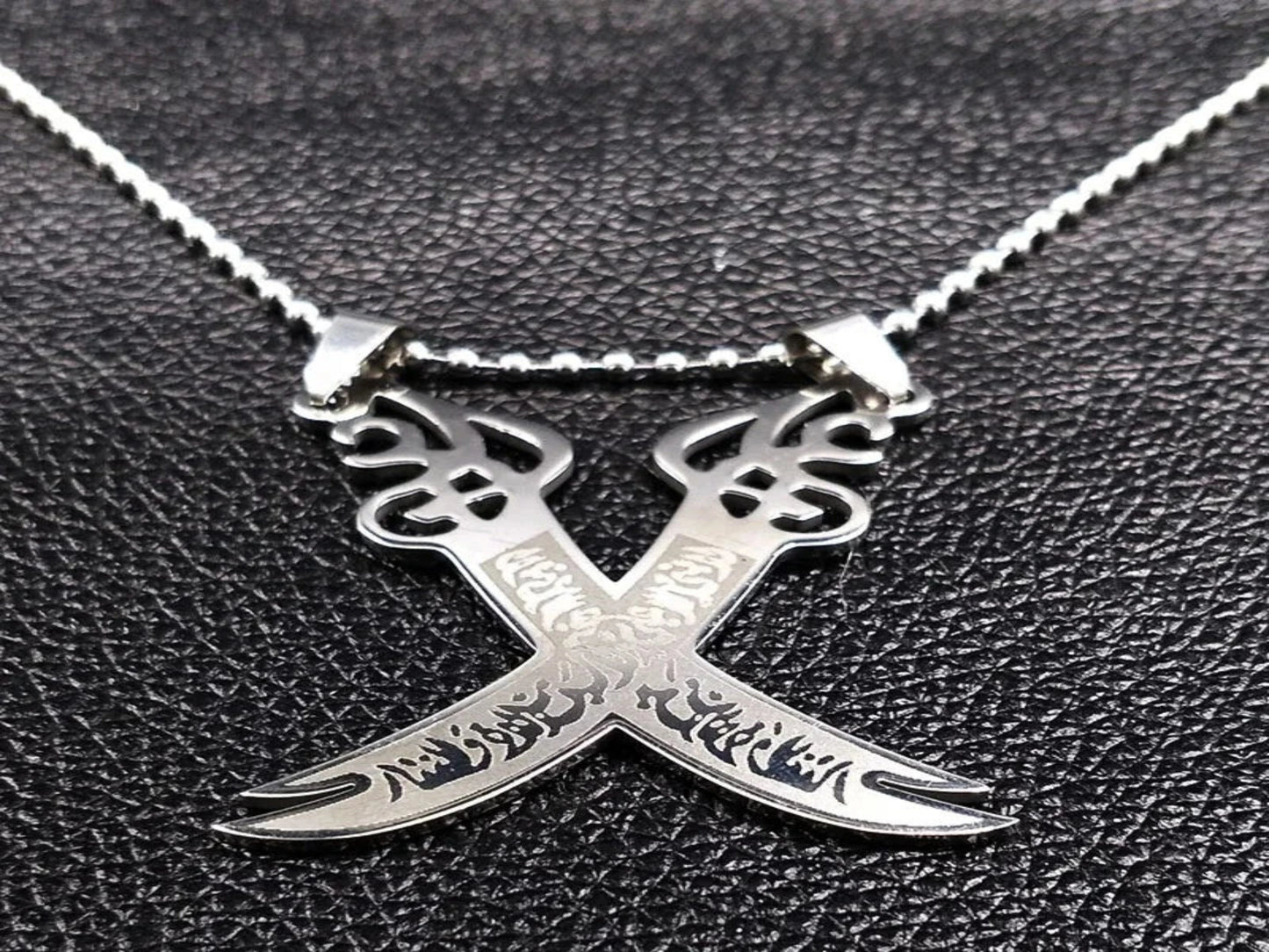 COLLAR DE ESPADA