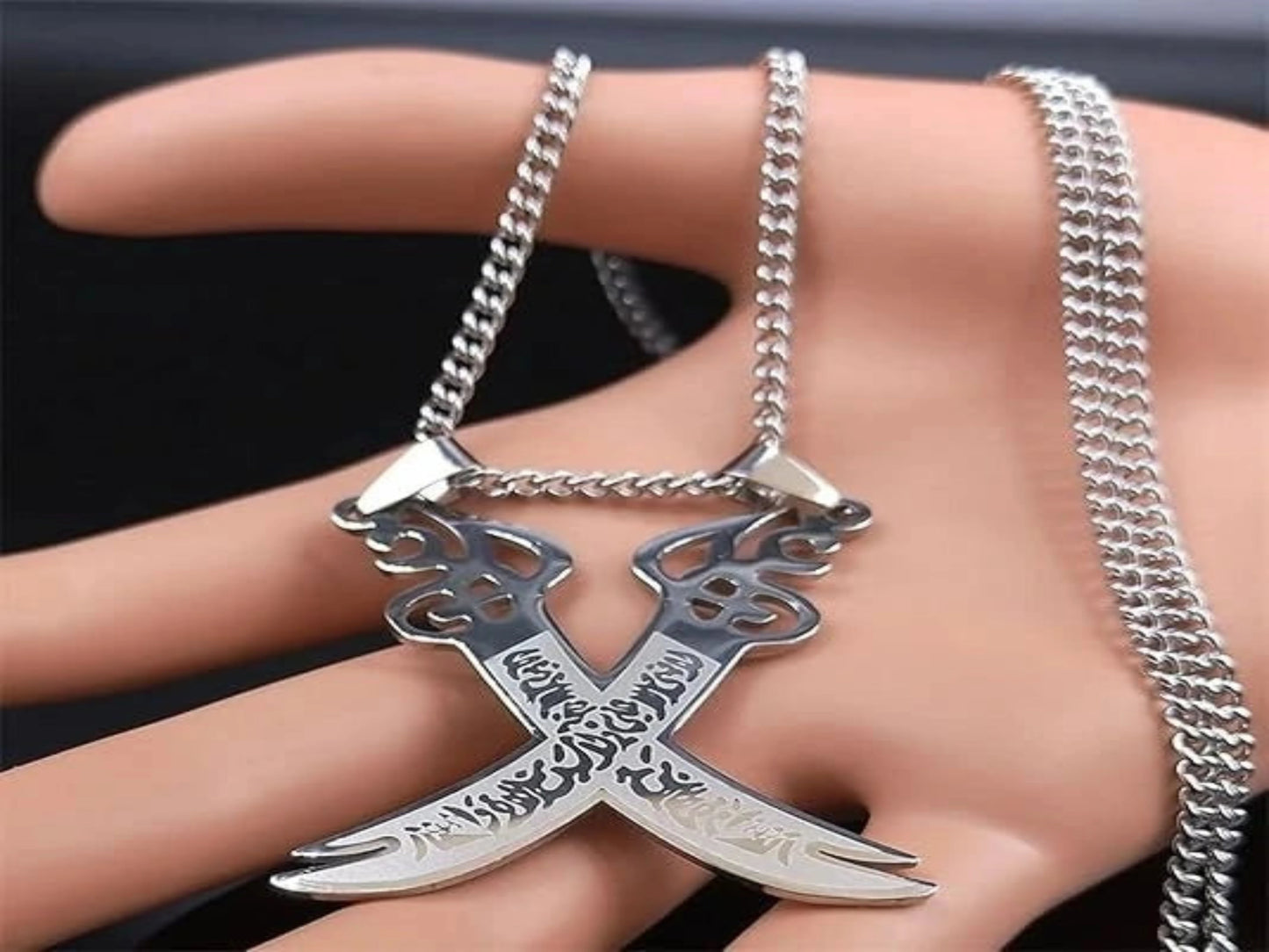 COLLAR DE ESPADA