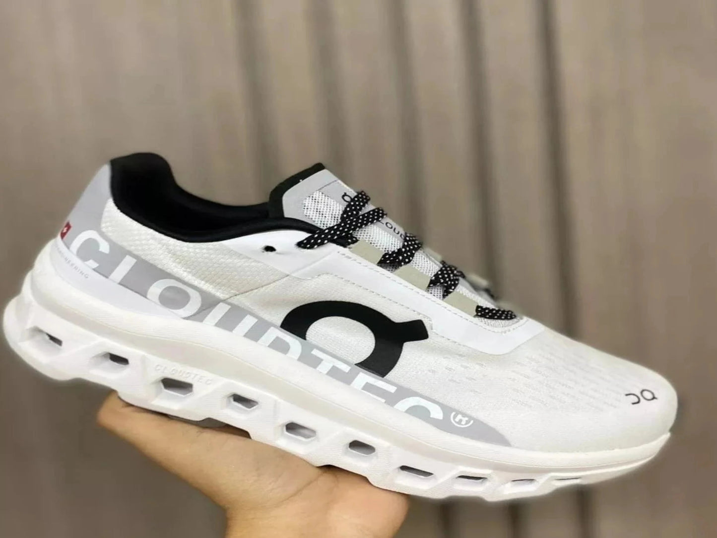 ZAPATILLAS ON CLOUTED