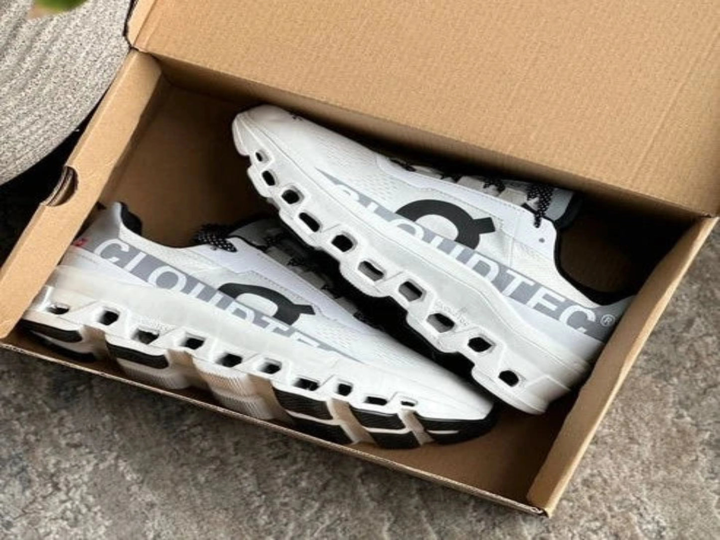 ZAPATILLAS ON CLOUTED