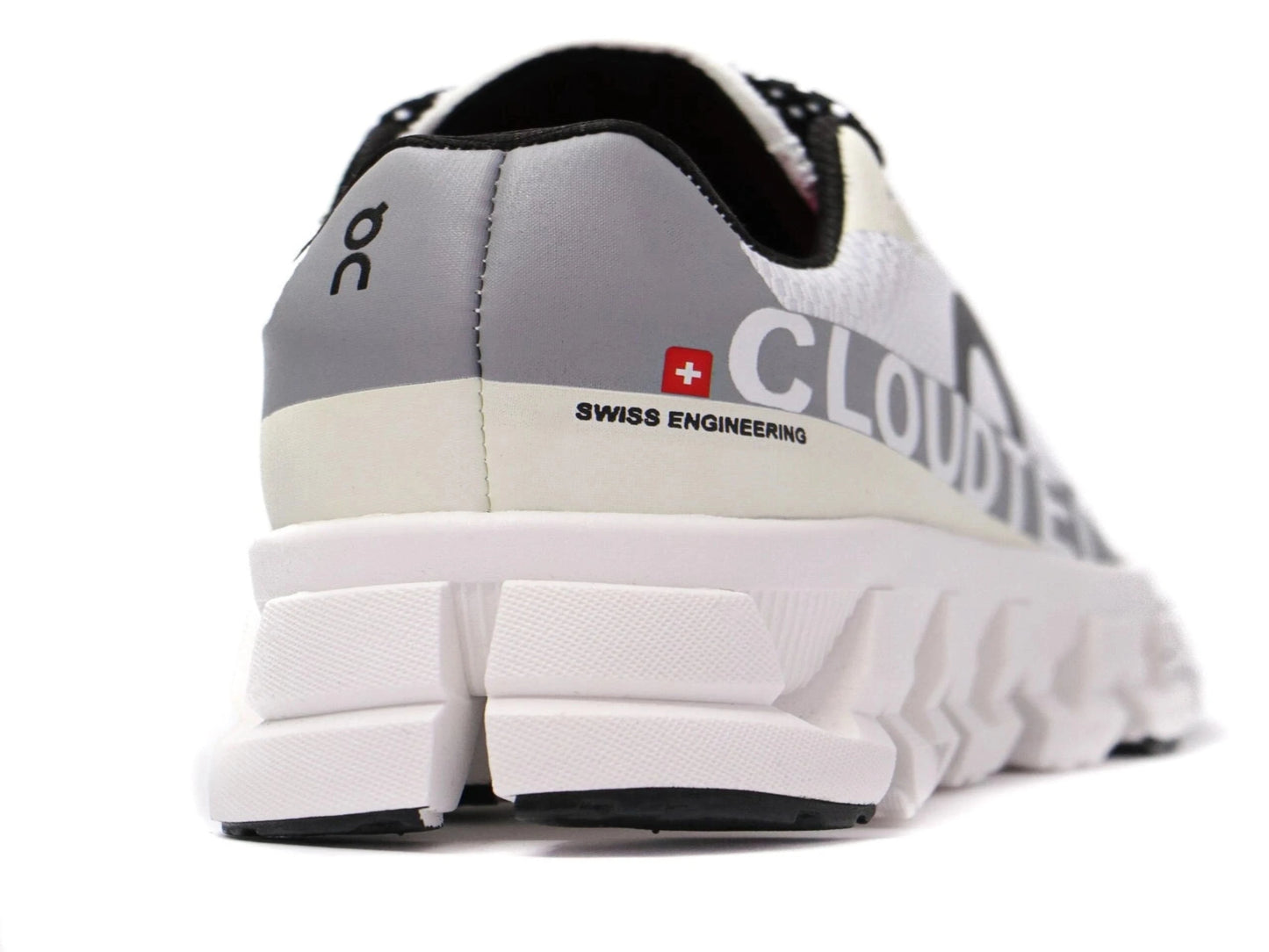 ZAPATILLAS ON CLOUTED