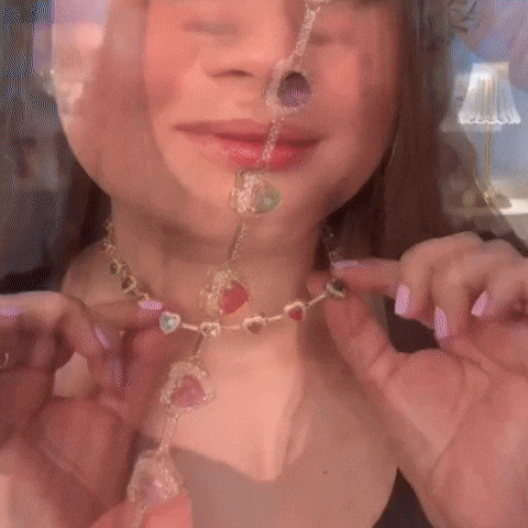 Collar de corazones de colores